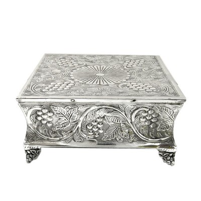 80015C - SMALL SQUARE CAKE STAND / GRAPE DESIGN
