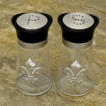 30409FDL - SALT & PEPPER GLASS SET W/ BLACK LID & FDL