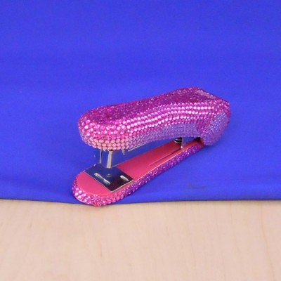 ST32127 - PINK CRYSTAL LARGE STAPLER