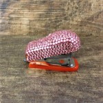 ST32107-SMALL STAPLER / PINK CRYSTAL
