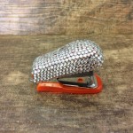 ST32107-SMALL STAPLER / CLEAR CRYSTAL