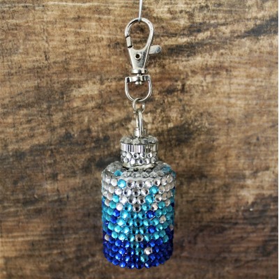 ST32123BLU-SMALL ROUND FLASK / BLUE CRYSTAL / 1 OZ.