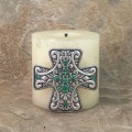 7001-SIL-GRN - SILVER CROSS CANDLE PIN W / GREEN STONE FDL