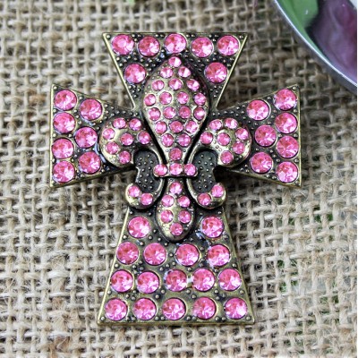 1029PK - PINK STONE CROSS CANDLE PIN W / FDL