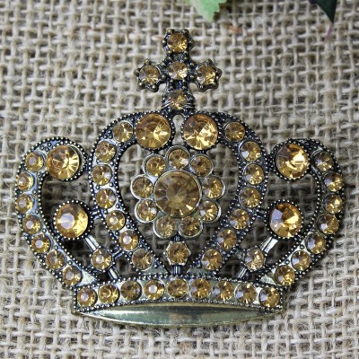1032AM - AMBER STONE CANDLE PIN W / CROWN