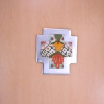 30402 - WALL CROSS W/FLOWER DESIGN