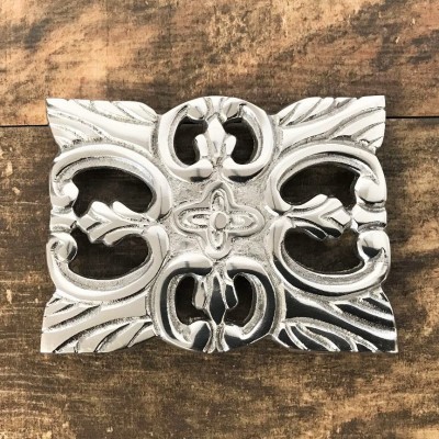 52170 - TRIVET W/LEAF DESIGN